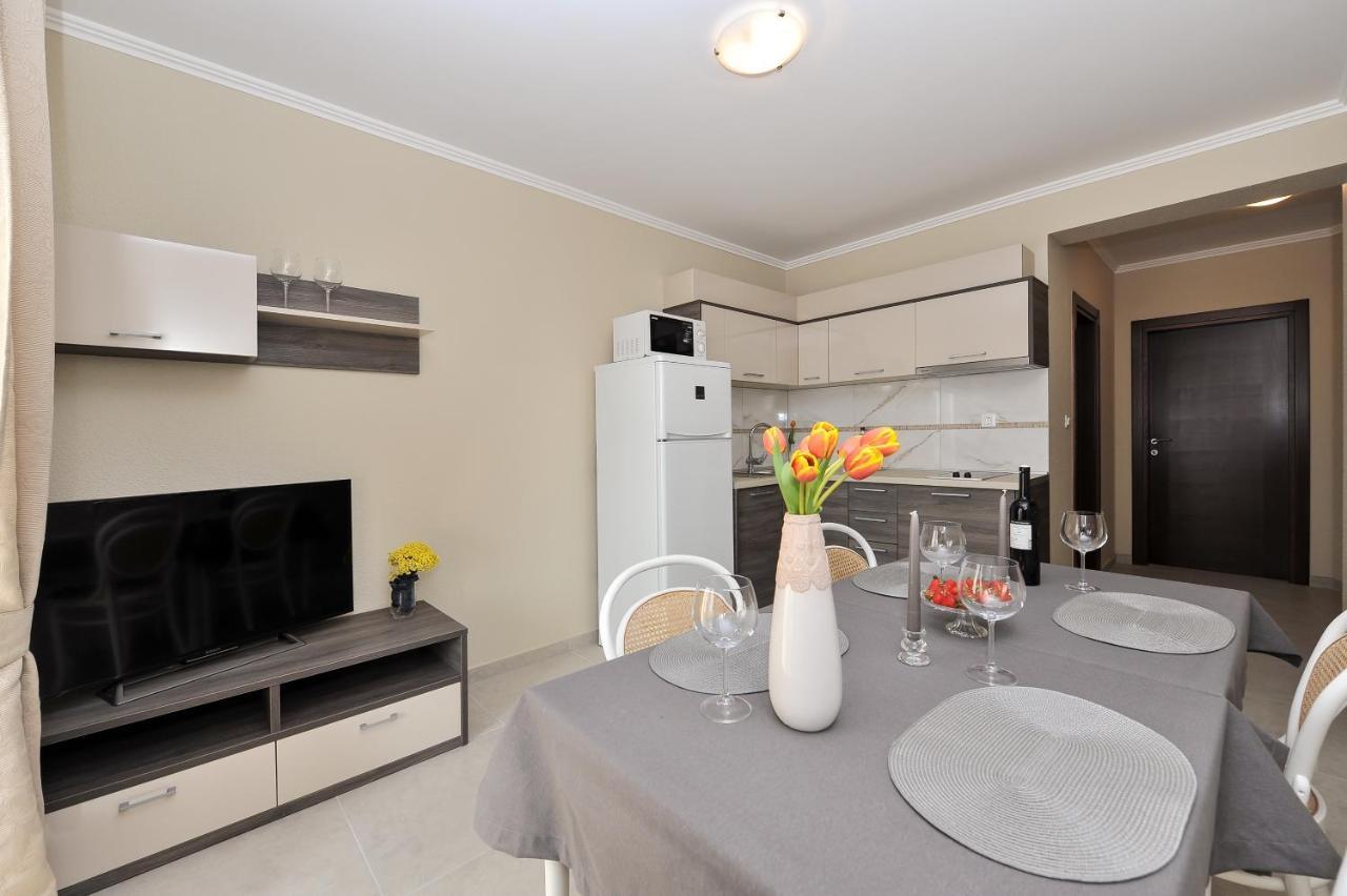 Apartmani Peric 1 Meka Draga Obrovac Exteriör bild