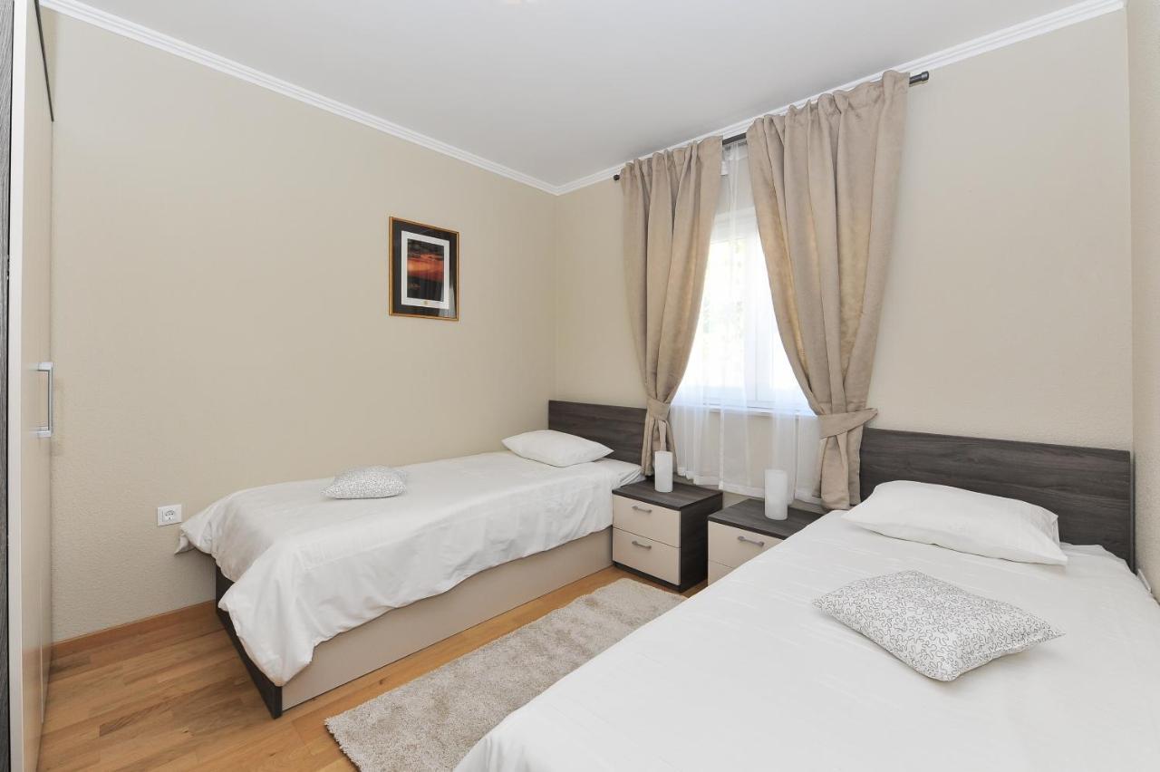 Apartmani Peric 1 Meka Draga Obrovac Exteriör bild