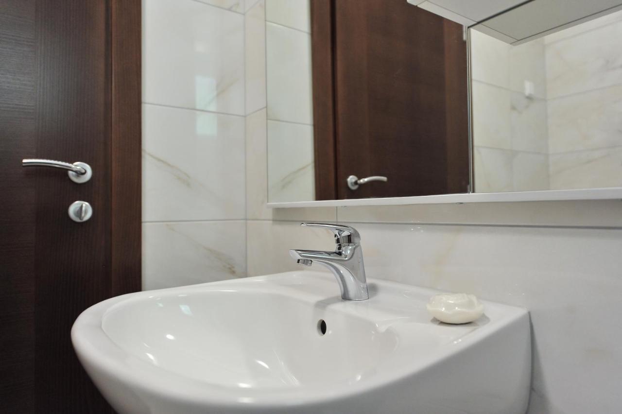 Apartmani Peric 1 Meka Draga Obrovac Exteriör bild