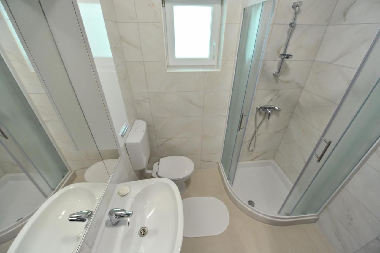 Apartmani Peric 1 Meka Draga Obrovac Exteriör bild