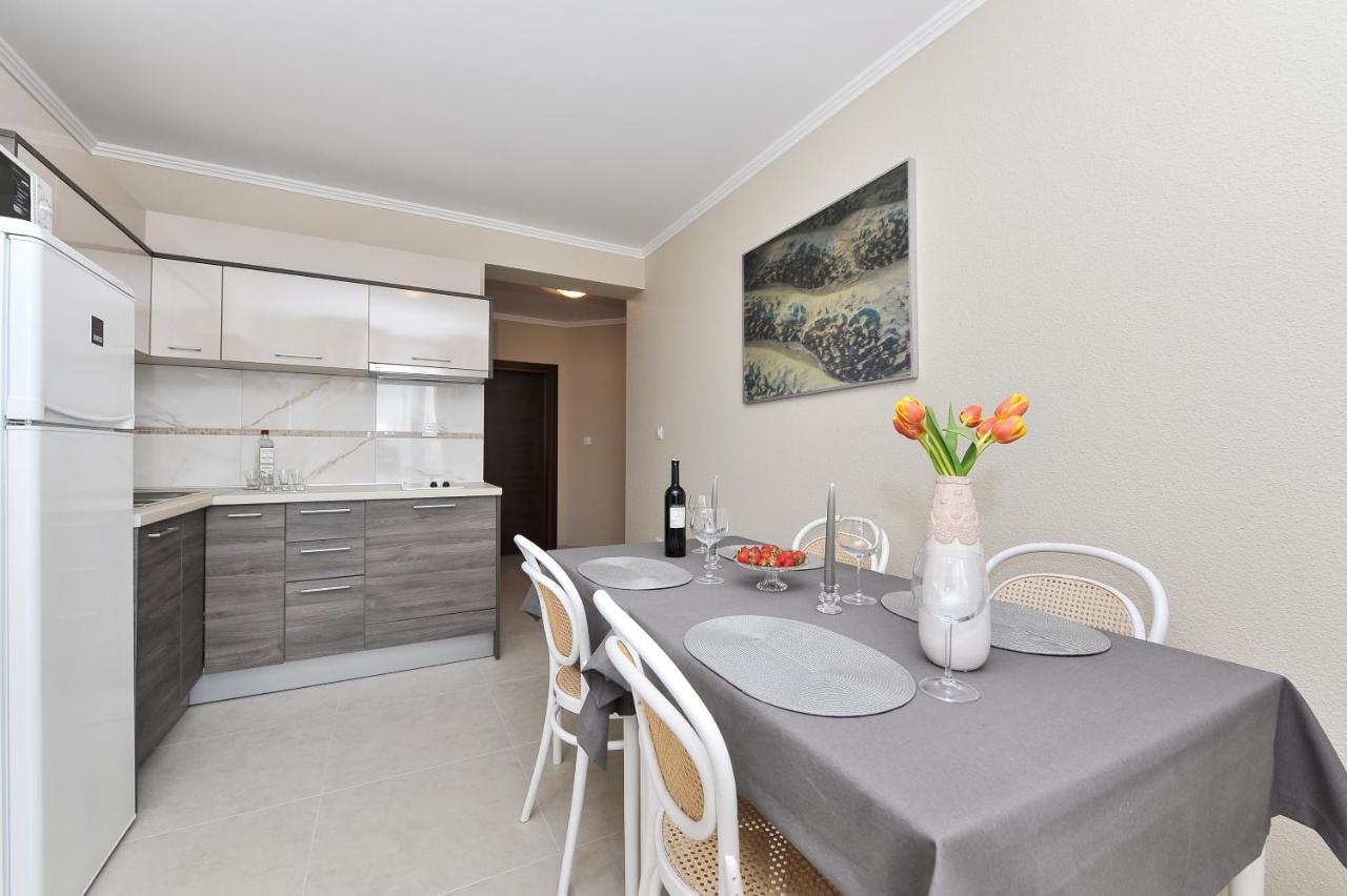 Apartmani Peric 1 Meka Draga Obrovac Exteriör bild