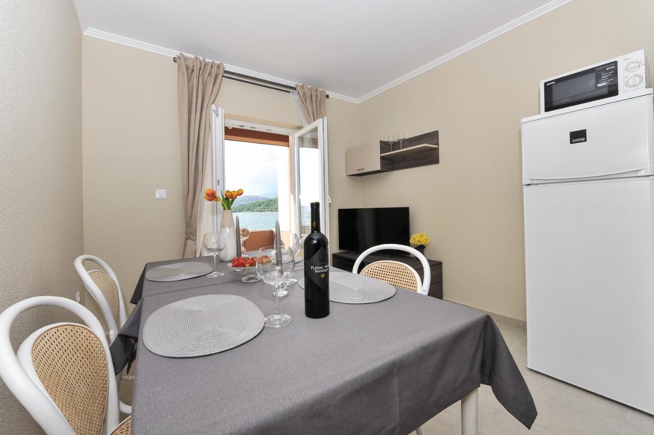Apartmani Peric 1 Meka Draga Obrovac Exteriör bild