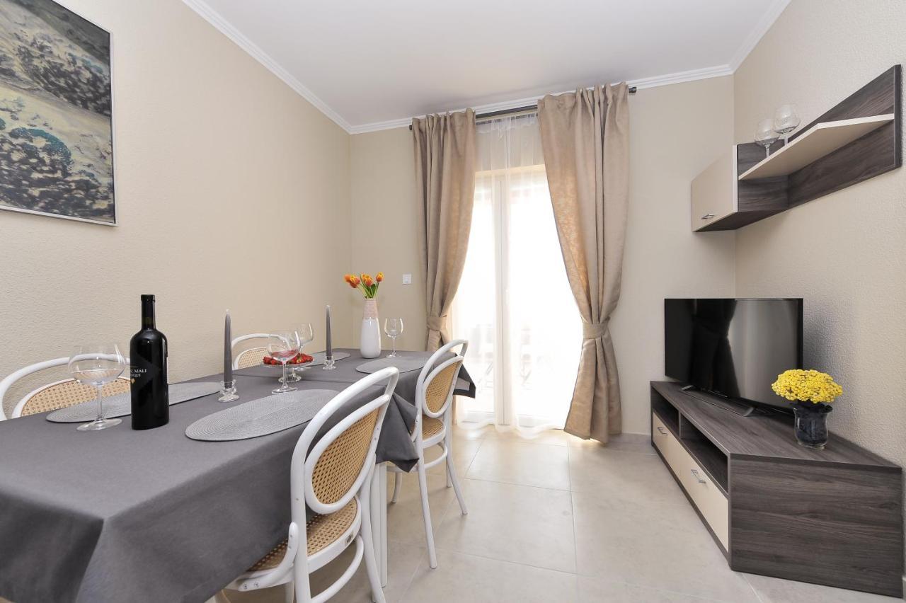Apartmani Peric 1 Meka Draga Obrovac Exteriör bild